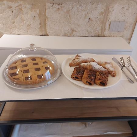 Palazzo Momi Bed & Breakfast Bari Exterior foto