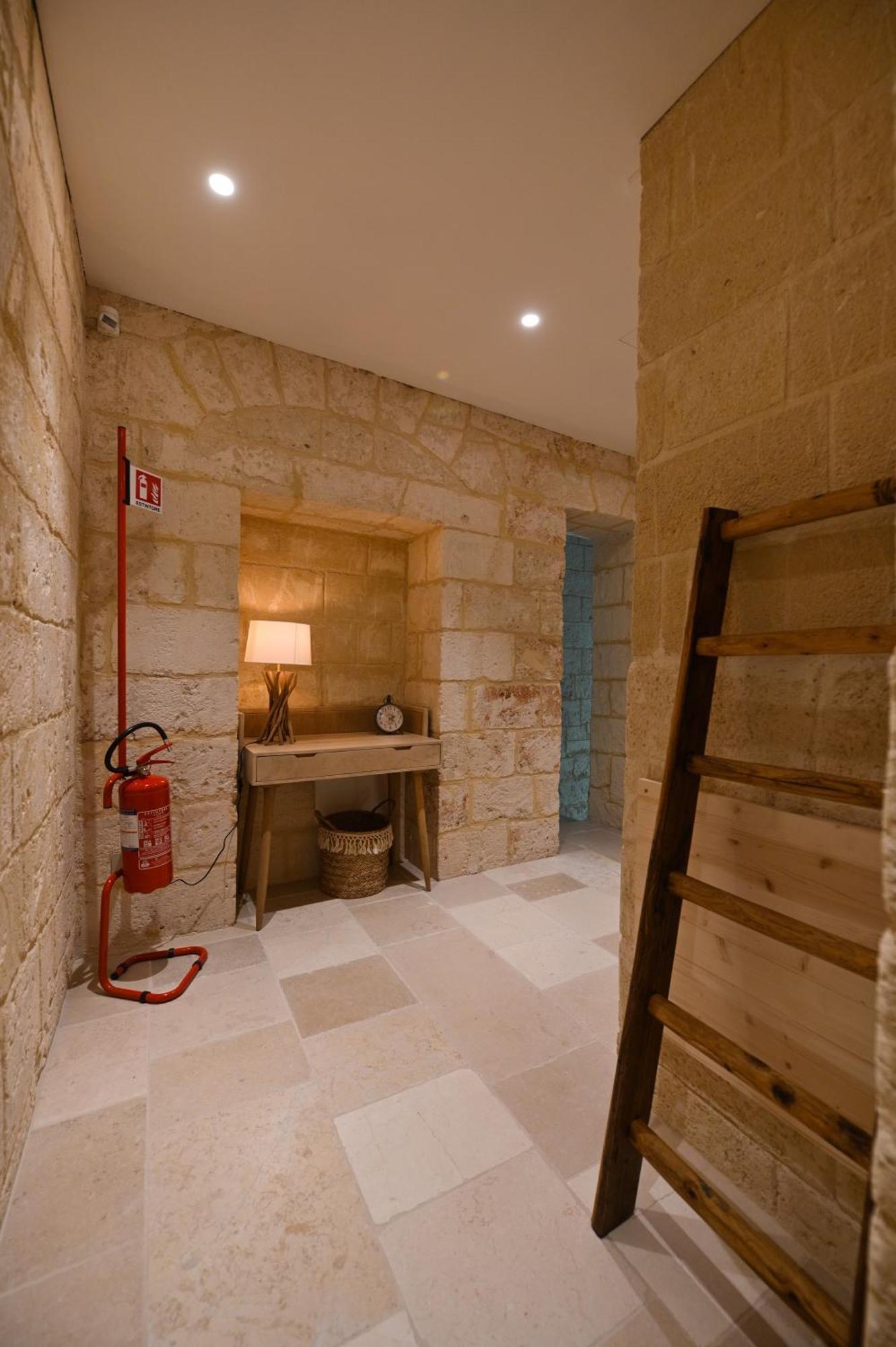 Palazzo Momi Bed & Breakfast Bari Exterior foto