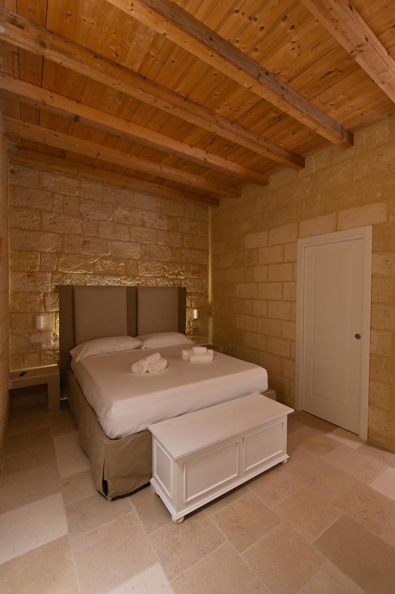Palazzo Momi Bed & Breakfast Bari Exterior foto