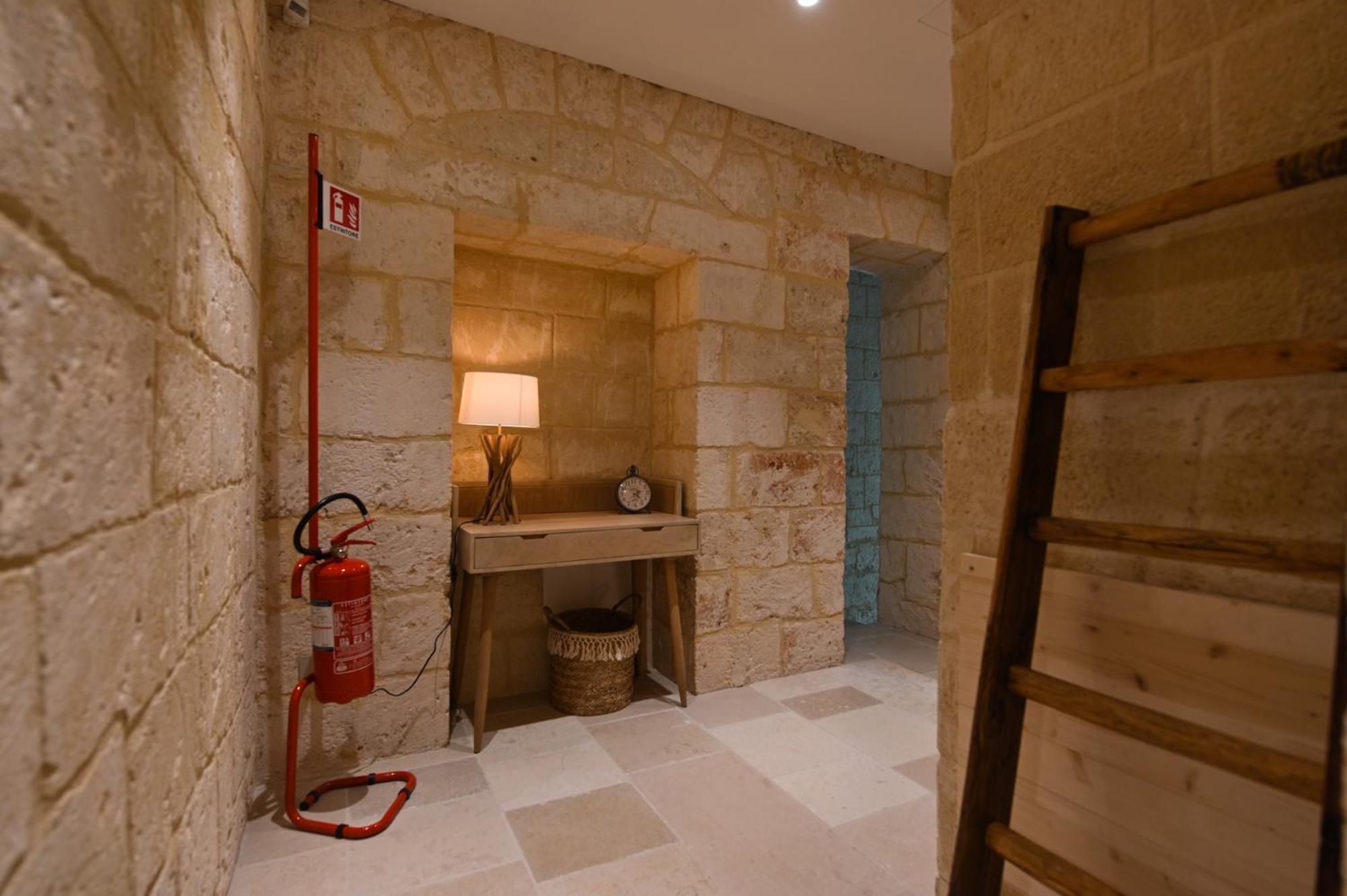 Palazzo Momi Bed & Breakfast Bari Exterior foto