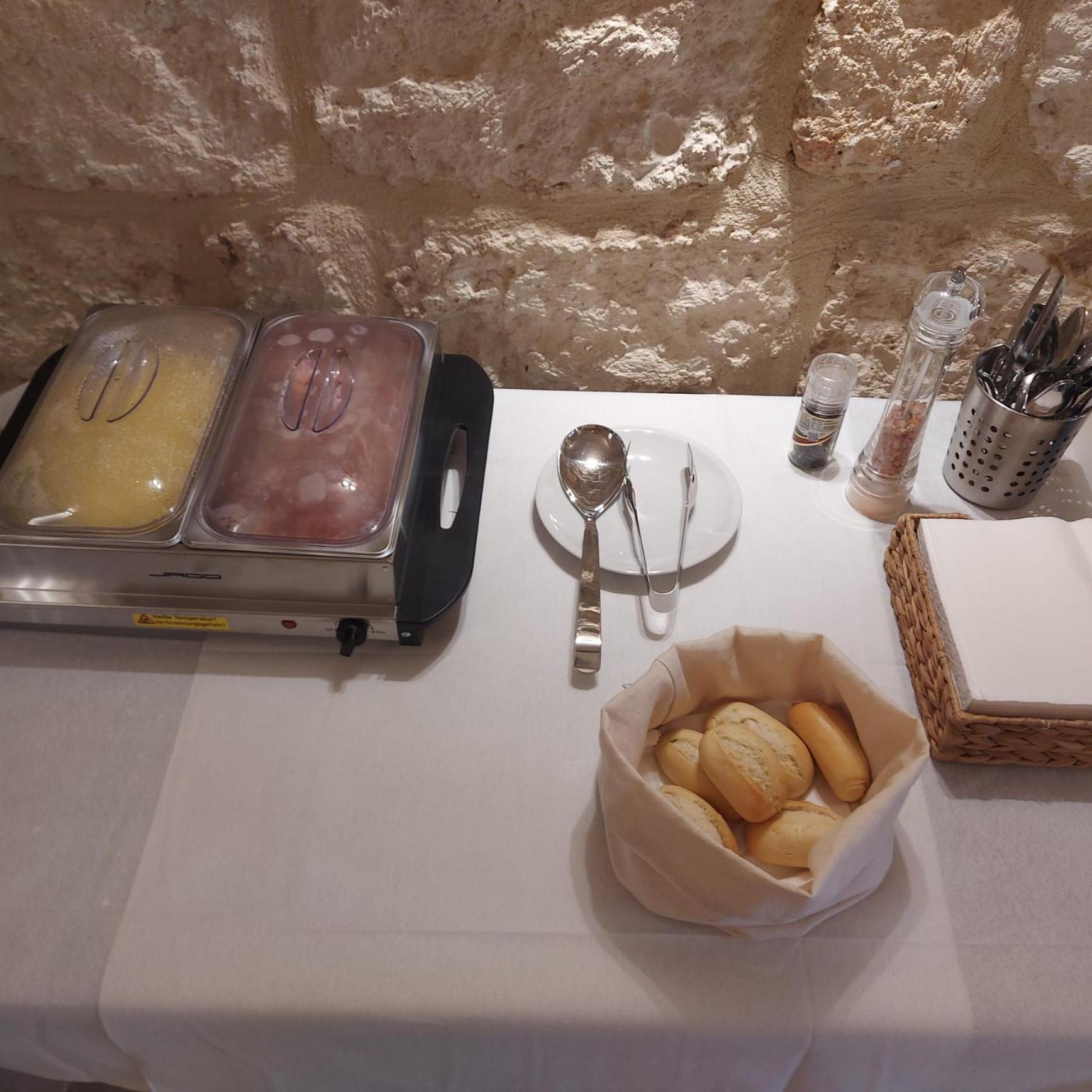 Palazzo Momi Bed & Breakfast Bari Exterior foto